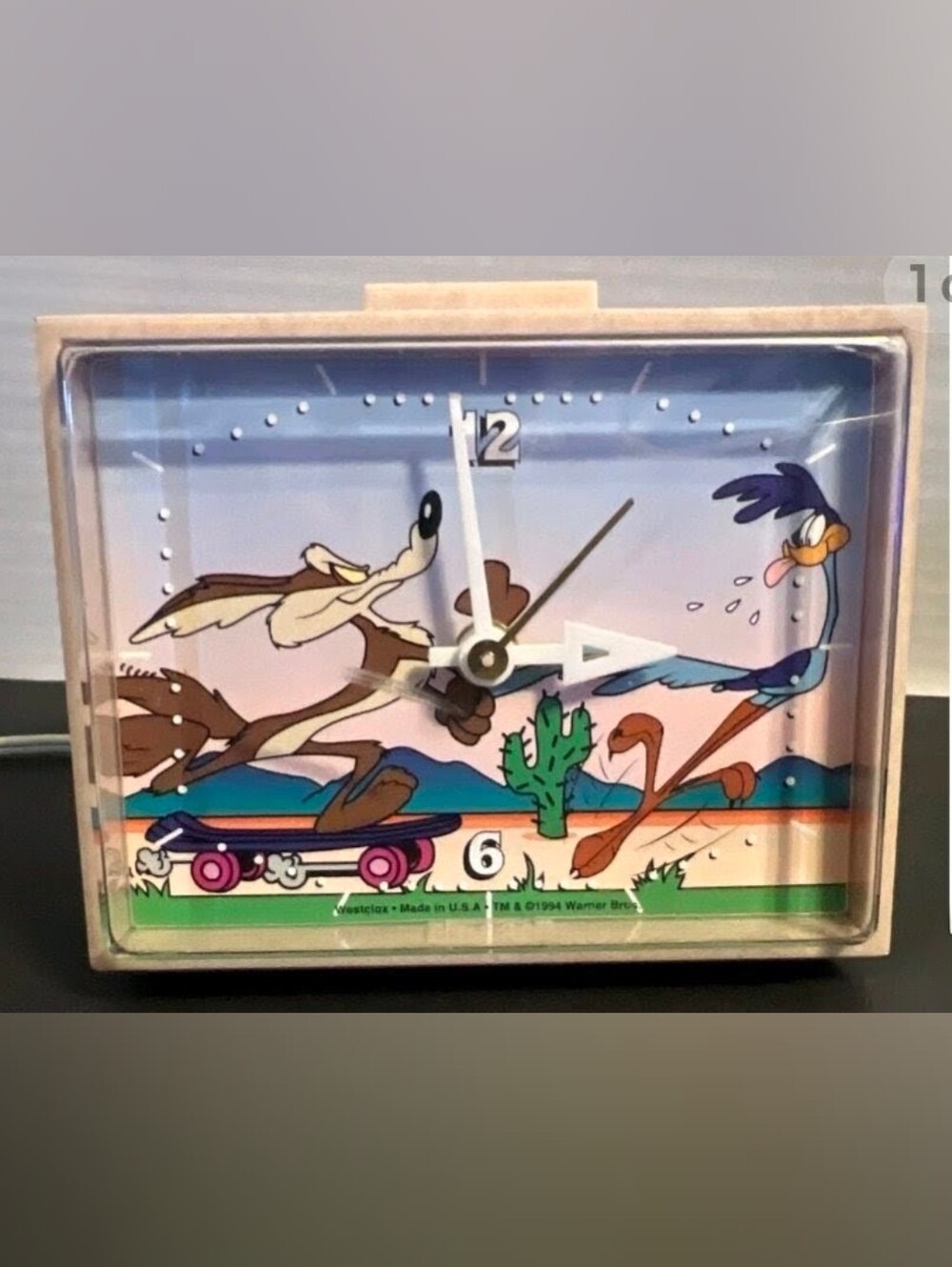 1994 Vintage Road Runner & Wile E. Coyote Desk Clock - Blue/Tan
